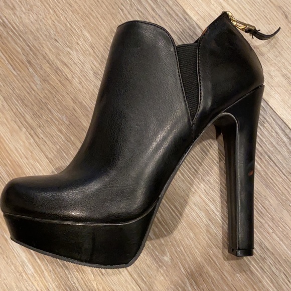 Black Material Girl booties - Picture 5 of 6